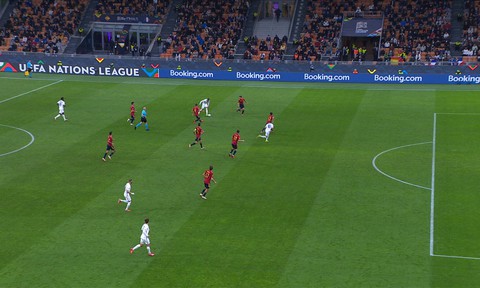 Bàn thắng của Mbappe là vụ bê bối lớn nhất kể từ khi VAR ra đời - Ảnh 1. Bàn thắng của Mbappe là vụ bê bối lớn nhất kể từ khi VAR ra đời - Ảnh 1.