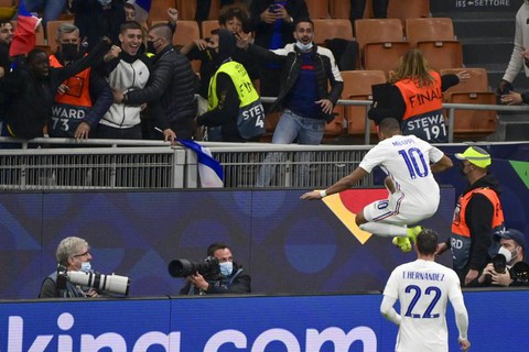 Mbappe ghi bàn thắng gây tranh cãi, Pháp vô địch UEFA Nations League - Ảnh 3. Mbappe ghi bàn thắng gây tranh cãi, Pháp vô địch UEFA Nations League - Ảnh 3.