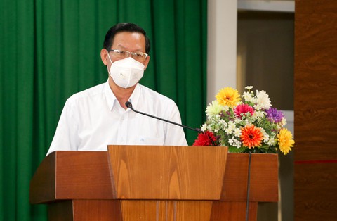Chủ tịch UBND TP.HCM: Theo dõi sát biến chủng Omicron, tăng kiểm dịch y tế tại cửa khẩu - Ảnh 1. Chủ tịch UBND TP.HCM: Theo dõi sát biến chủng Omicron, tăng kiểm dịch y tế tại cửa khẩu - Ảnh 1.