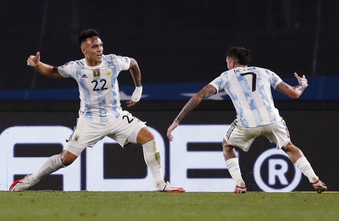 Messi bất ngờ ra sân và ghi bàn giúp Argentina giành 3 điểm - Ảnh 3. Messi bất ngờ ra sân và ghi bàn giúp Argentina giành 3 điểm - Ảnh 3.