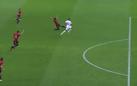 Trọng tài chính giải thích thế nào về bàn thắng tranh cãi của Mbappe? - Ảnh 2. Trọng tài chính giải thích thế nào về bàn thắng tranh cãi của Mbappe? - Ảnh 2.