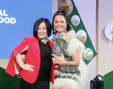 Wendy Phạm cảnh báo về tài khoản Facebook giả mạo, lập YouTube chia sẻ về Phi Nhung - Ảnh 7. Wendy Phạm cảnh báo về tài khoản Facebook giả mạo, lập YouTube chia sẻ về Phi Nhung - Ảnh 7.