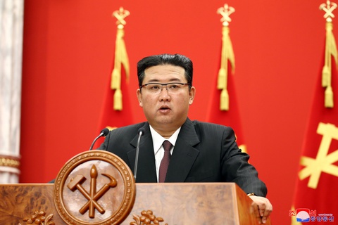 Ông Kim Jong Un khẳng định Triều Tiên phát triển vũ khí là cần thiết - Ảnh 1. Ông Kim Jong Un khẳng định Triều Tiên phát triển vũ khí là cần thiết - Ảnh 1.
