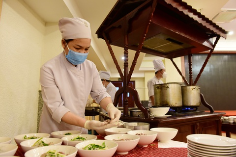 Phở đậm tình tặng y bác sĩ ngày rời TP.HCM - Ảnh 6. Phở đậm tình tặng y bác sĩ ngày rời TP.HCM - Ảnh 6.