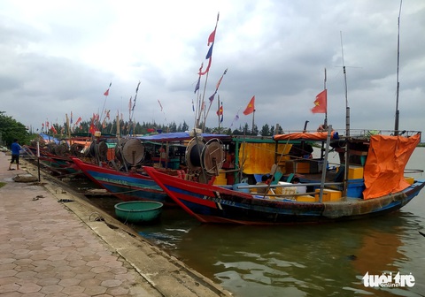 Hà Tĩnh cấm biển để ứng phó với bão số 8 - Ảnh 1. Hà Tĩnh cấm biển để ứng phó với bão số 8 - Ảnh 1.