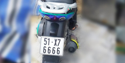 SH biển tứ quý 6 rời khỏi hiện trường sau tai nạn chết người ở quận 12 - Ảnh 1. SH biển tứ quý 6 rời khỏi hiện trường sau tai nạn chết người ở quận 12 - Ảnh 1.