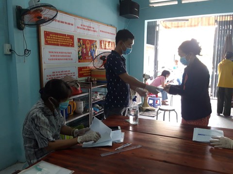 Bí thư Đồng Nai: Công nhân nói với tôi đang cần tiền hỗ trợ mua sữa cho con - Ảnh 2. Bí thư Đồng Nai: Công nhân nói với tôi đang cần tiền hỗ trợ mua sữa cho con - Ảnh 2.