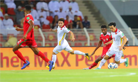 Chuyên gia Fox Sports: Tại sao họ check VAR mọi thứ, phải chăng không muốn Việt Nam ghi bàn? - Ảnh 1. Chuyên gia Fox Sports: Tại sao họ check VAR mọi thứ, phải chăng không muốn Việt Nam ghi bàn? - Ảnh 1.