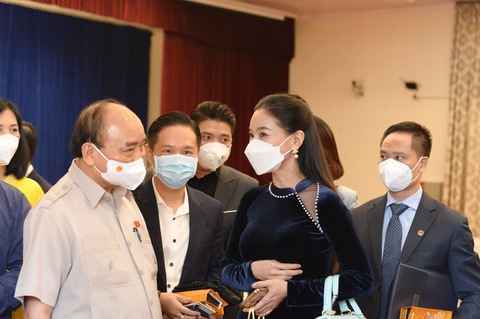 Cùng doanh nhân vượt khó - Ảnh 1. Cùng doanh nhân vượt khó - Ảnh 1.
