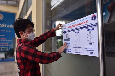 Bến xe Miền Đông đìu hiu trong ngày đầu hoạt động trở lại - Ảnh 3. Bến xe Miền Đông đìu hiu trong ngày đầu hoạt động trở lại - Ảnh 3.