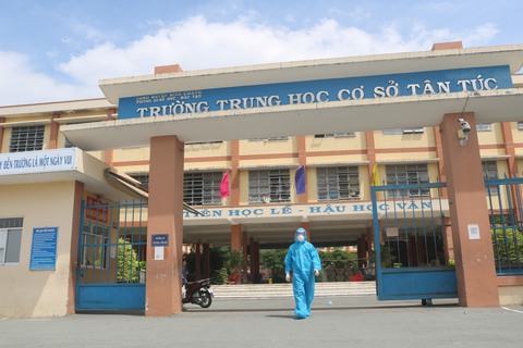 Sau 2 tuần triển khai chỉ thị 18, số ca nhiễm và tử vong ở TP.HCM liên tục giảm - Ảnh 1. Sau 2 tuần triển khai chỉ thị 18, số ca nhiễm và tử vong ở TP.HCM liên tục giảm - Ảnh 1.