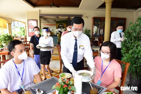 Tiệc phở tiếp thêm động lực cho đoàn chi viện TP.HCM - Ảnh 7. Tiệc phở tiếp thêm động lực cho đoàn chi viện TP.HCM - Ảnh 7.