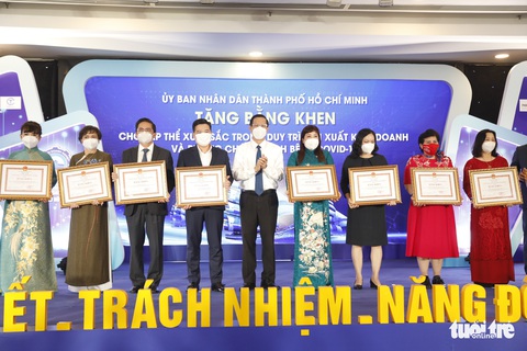 Chủ tịch UBND TP.HCM: Tôi đã trải qua quãng thời gian khó khăn nhất đời mình - Ảnh 2. Chủ tịch UBND TP.HCM: Tôi đã trải qua quãng thời gian khó khăn nhất đời mình - Ảnh 2.