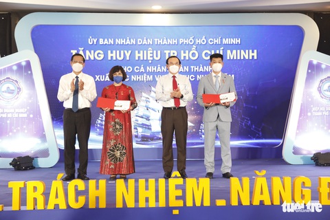 Chủ tịch UBND TP.HCM: Tôi đã trải qua quãng thời gian khó khăn nhất đời mình - Ảnh 3. Chủ tịch UBND TP.HCM: Tôi đã trải qua quãng thời gian khó khăn nhất đời mình - Ảnh 3.