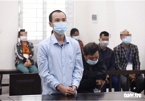 Hai cha con lãnh án tù vì đánh suýt chết nam thanh niên rửa xe làm bắn nước vào mặt - Ảnh 1. Hai cha con lãnh án tù vì đánh suýt chết nam thanh niên rửa xe làm bắn nước vào mặt - Ảnh 1.