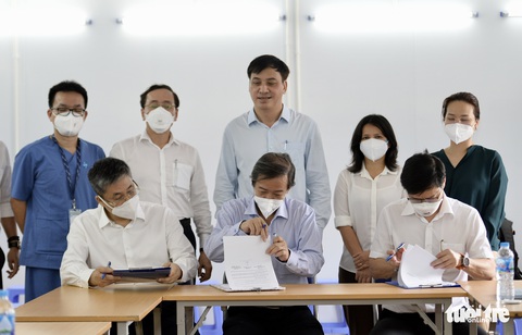 Cuộc bàn giao khi lá phổi sắp lành - Ảnh 6. Cuộc bàn giao khi lá phổi sắp lành - Ảnh 6.
