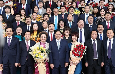 Cùng doanh nhân vượt khó - Ảnh 3. Cùng doanh nhân vượt khó - Ảnh 3.
