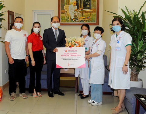 KTO tại Việt Nam chung tay tiếp sức’ lực lượng tuyến đầu chống dịch - Ảnh 1. KTO tại Việt Nam chung tay tiếp sức’ lực lượng tuyến đầu chống dịch - Ảnh 1.