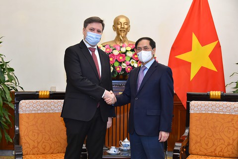 Bộ trưởng Bộ Ngoại giao Bùi Thanh Sơn tiếp Đại sứ Cộng hòa Ba Lan tại Việt Nam - Ảnh 1. Bộ trưởng Bộ Ngoại giao Bùi Thanh Sơn tiếp Đại sứ Cộng hòa Ba Lan tại Việt Nam - Ảnh 1.