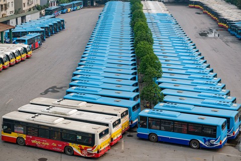 Hà Nội: Xe buýt, taxi, xe công nghệ dưới 9 chỗ chạy lại từ 6h ngày 14-10 - Ảnh 1. Hà Nội: Xe buýt, taxi, xe công nghệ dưới 9 chỗ chạy lại từ 6h ngày 14-10 - Ảnh 1.