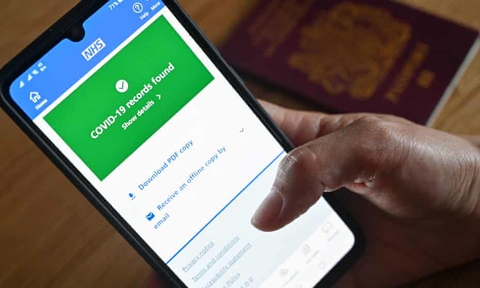 Anh: Trục trặc app tiêm chủng, ách tắc đi lại suốt 4 giờ - Ảnh 1. Anh: Trục trặc app tiêm chủng, ách tắc đi lại suốt 4 giờ - Ảnh 1.