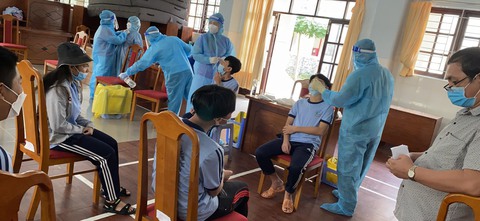 TP.HCM đề xuất cho học sinh 2 trường đầu tiên đi học lại từ 20-10 - Ảnh 1. TP.HCM đề xuất cho học sinh 2 trường đầu tiên đi học lại từ 20-10 - Ảnh 1.