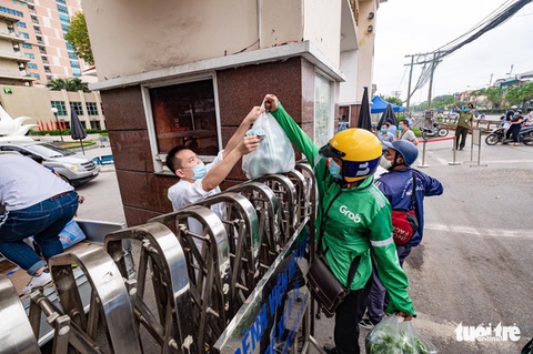 Hà Nội chưa cho xe ôm, xe ôm công nghệ hoạt động vì khó truy vết - Ảnh 1. Hà Nội chưa cho xe ôm, xe ôm công nghệ hoạt động vì khó truy vết - Ảnh 1.