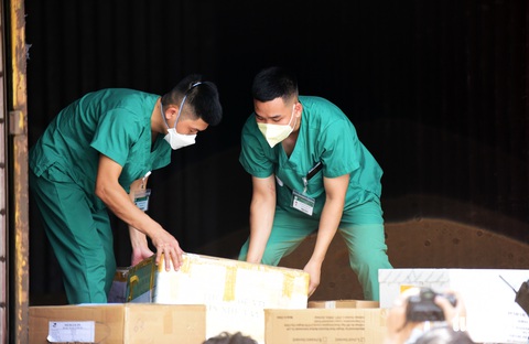 Cám ơn Bạch Mai hơn 70 ngày dũng cảm ân tình, không thể đếm được mồ hôi và nước mắt - Ảnh 7. Cám ơn Bạch Mai hơn 70 ngày dũng cảm ân tình, không thể đếm được mồ hôi và nước mắt - Ảnh 7.