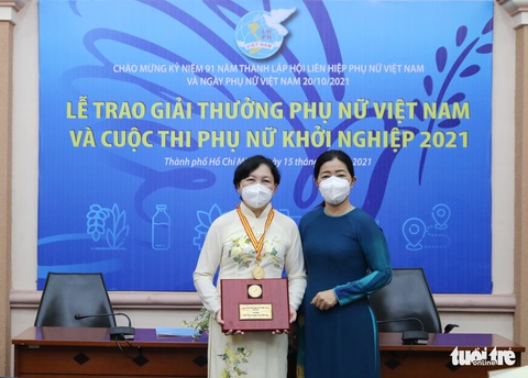 Nữ tư lệnh hồi sức - PGĐ Bệnh viện Chợ Rẫy nhận giải thưởng Phụ nữ Việt Nam năm 2021 - Ảnh 1. Nữ tư lệnh hồi sức - PGĐ Bệnh viện Chợ Rẫy nhận giải thưởng Phụ nữ Việt Nam năm 2021 - Ảnh 1.