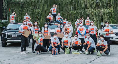 Phương Thanh, Lê Minh cùng hơn 100 nghệ sĩ hát tri ân lực lượng tuyến đầu và tình nguyện viên - Ảnh 2. Phương Thanh, Lê Minh cùng hơn 100 nghệ sĩ hát tri ân lực lượng tuyến đầu và tình nguyện viên - Ảnh 2.