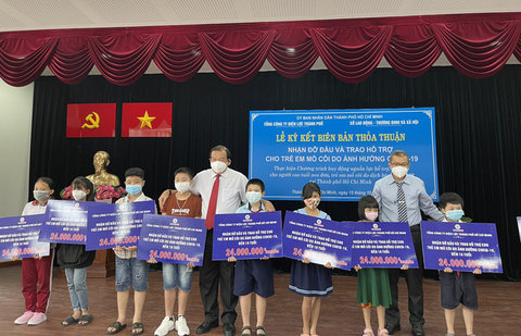 35 trẻ mồ côi do COVID-19 được ngành điện TP.HCM hỗ trợ đến 18 tuổi - Ảnh 1. 35 trẻ mồ côi do COVID-19 được ngành điện TP.HCM hỗ trợ đến 18 tuổi - Ảnh 1.