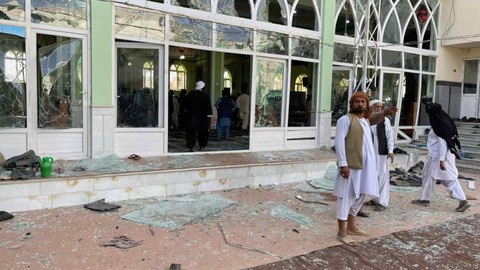 IS nhận trách nhiệm vụ đánh bom nhà thờ Hồi giáo ở Afghanistan - Ảnh 1. IS nhận trách nhiệm vụ đánh bom nhà thờ Hồi giáo ở Afghanistan - Ảnh 1.