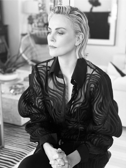 anh 2 - charlize theron 1(read-only) anh 2 - charlize theron 1(read-only)