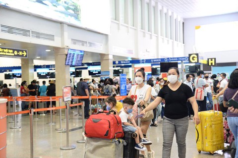 Khó khăn nhất đã qua, đến lúc sống chung với COVID-19 để phục hồi kinh tế - Ảnh 3. Khó khăn nhất đã qua, đến lúc sống chung với COVID-19 để phục hồi kinh tế - Ảnh 3.