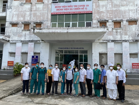 Vừa ngơi tay, bác sĩ Sài Gòn lại lên đường chi viện cho Cà Mau, Ninh Thuận chống dịch - Ảnh 3. Vừa ngơi tay, bác sĩ Sài Gòn lại lên đường chi viện cho Cà Mau, Ninh Thuận chống dịch - Ảnh 3.