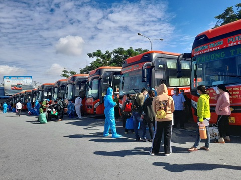 Tin sáng 16-10: Nhiều người về từ vùng dịch mắc COVID-19; còn hơn 28 triệu liều vắc xin trong kho - Ảnh 1. Tin sáng 16-10: Nhiều người về từ vùng dịch mắc COVID-19; còn hơn 28 triệu liều vắc xin trong kho - Ảnh 1.