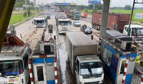 Nới lỏng giãn cách, xe cộ tấp nập xuống Vũng Tàu - Ảnh 2. Nới lỏng giãn cách, xe cộ tấp nập xuống Vũng Tàu - Ảnh 2.