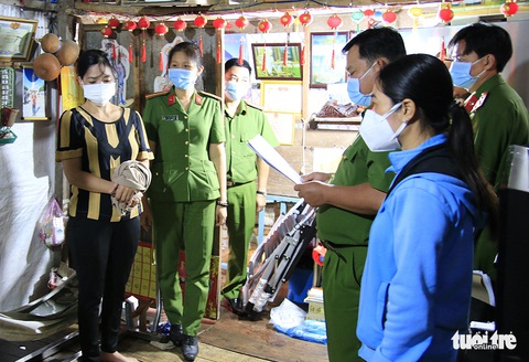 Lừa mua hàng tạp hóa, chiếm đoạt gần 5 tỉ đồng - Ảnh 1. Lừa mua hàng tạp hóa, chiếm đoạt gần 5 tỉ đồng - Ảnh 1.