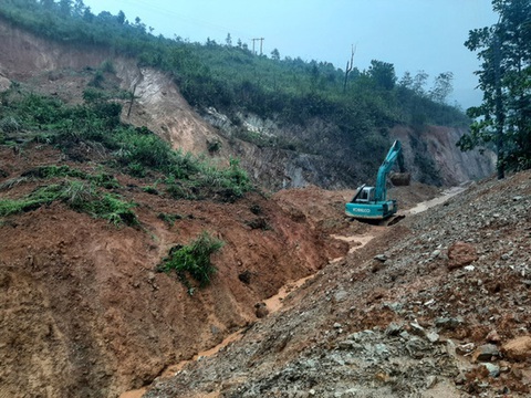 Toàn cảnh mưa lũ miền Trung đến chiều 17-10 - Ảnh 2. Toàn cảnh mưa lũ miền Trung đến chiều 17-10 - Ảnh 2.