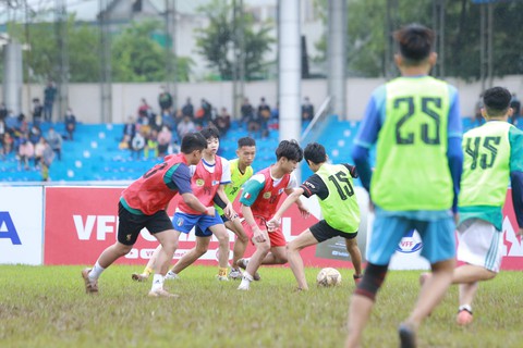 Hòa Bình FC tuyển chọn 50 thí sinh, hứa hẹn trình làng lứa cầu thủ tài năng - Ảnh 1. Hòa Bình FC tuyển chọn 50 thí sinh, hứa hẹn trình làng lứa cầu thủ tài năng - Ảnh 1.