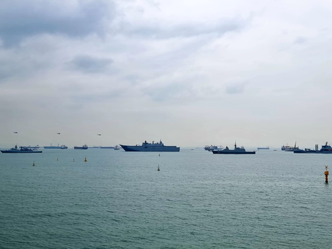Duyệt binh tại Singapore kỷ niệm Hiệp ước phòng thủ ngũ cường - Ảnh 3. Duyệt binh tại Singapore kỷ niệm Hiệp ước phòng thủ ngũ cường - Ảnh 3.