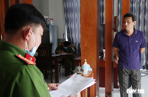 Bắt cán bộ Hải quan An Giang liên quan vụ buôn lậu 100 tấn đường cát - Ảnh 1. Bắt cán bộ Hải quan An Giang liên quan vụ buôn lậu 100 tấn đường cát - Ảnh 1.