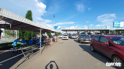 TP.HCM: Đi thoải mái, về vẫn lằng nhằng’ - Ảnh 4. TP.HCM: Đi thoải mái, về vẫn lằng nhằng’ - Ảnh 4.