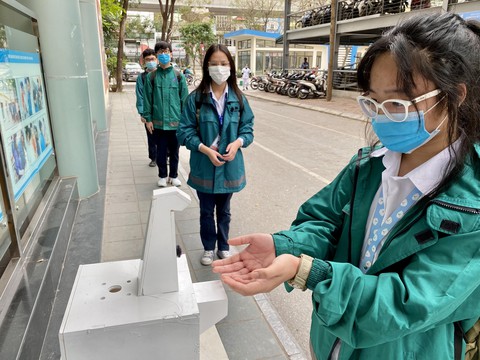 Đề nghị vùng nguy cơ thấp, trung bình về dịch COVID-19 cho học sinh trở lại trường - Ảnh 1. Đề nghị vùng nguy cơ thấp, trung bình về dịch COVID-19 cho học sinh trở lại trường - Ảnh 1.