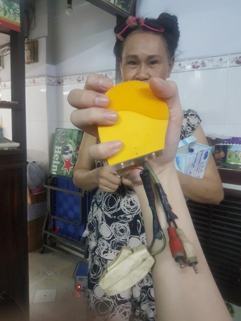 Dân mạng trầm trồ với ông chồng cặm cụi sửa máy rửa mặt cho vợ - Ảnh 3. Dân mạng trầm trồ với ông chồng cặm cụi sửa máy rửa mặt cho vợ - Ảnh 3.