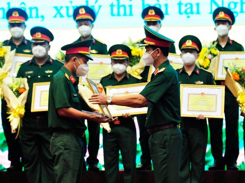 Ngậm ngùi nghe những chiến sĩ trẻ kể chuyện khâm liệm nạn nhân mất vì COVID-19 - Ảnh 2. Ngậm ngùi nghe những chiến sĩ trẻ kể chuyện khâm liệm nạn nhân mất vì COVID-19 - Ảnh 2.