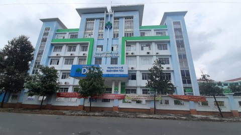 Bắt 2 người thuộc 2 trung tâm y tế ở TP.HCM tuồn thuốc Molnupiravir ra bán - Ảnh 2. Bắt 2 người thuộc 2 trung tâm y tế ở TP.HCM tuồn thuốc Molnupiravir ra bán - Ảnh 2.