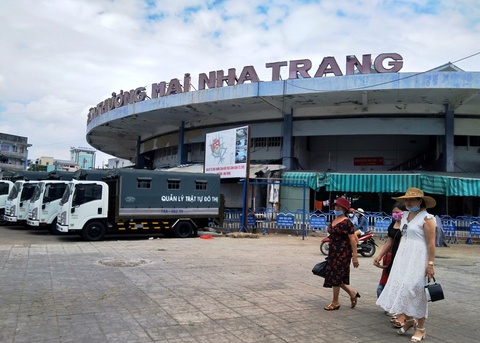 Kỷ luật trưởng phòng kinh tế TP Nha Trang trước khi cho thôi việc theo nguyện vọng - Ảnh 1. Kỷ luật trưởng phòng kinh tế TP Nha Trang trước khi cho thôi việc theo nguyện vọng - Ảnh 1.