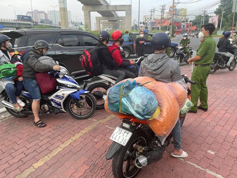 Phương Trang đề nghị tiếp tục những chuyến xe nghĩa tình - Ảnh 2. Phương Trang đề nghị tiếp tục những chuyến xe nghĩa tình - Ảnh 2.