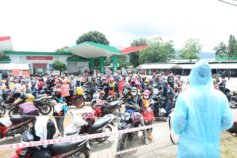 Chốt kiểm soát dịch trên quốc lộ 1 không còn phù hợp, sớm thay phương án khác - Ảnh 1. Chốt kiểm soát dịch trên quốc lộ 1 không còn phù hợp, sớm thay phương án khác - Ảnh 1.